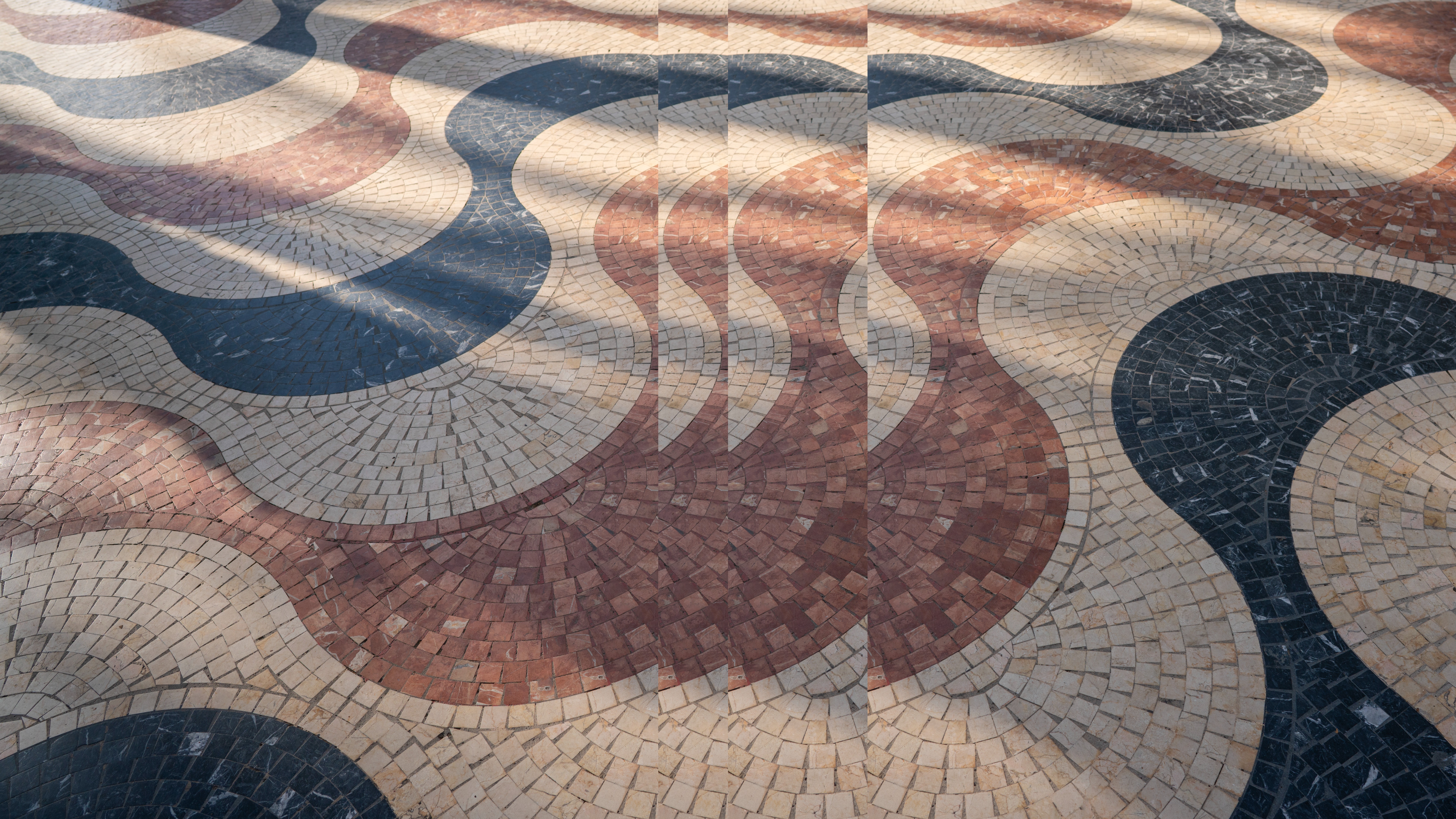 Alicante esplanade mosaic noerr pulse effect