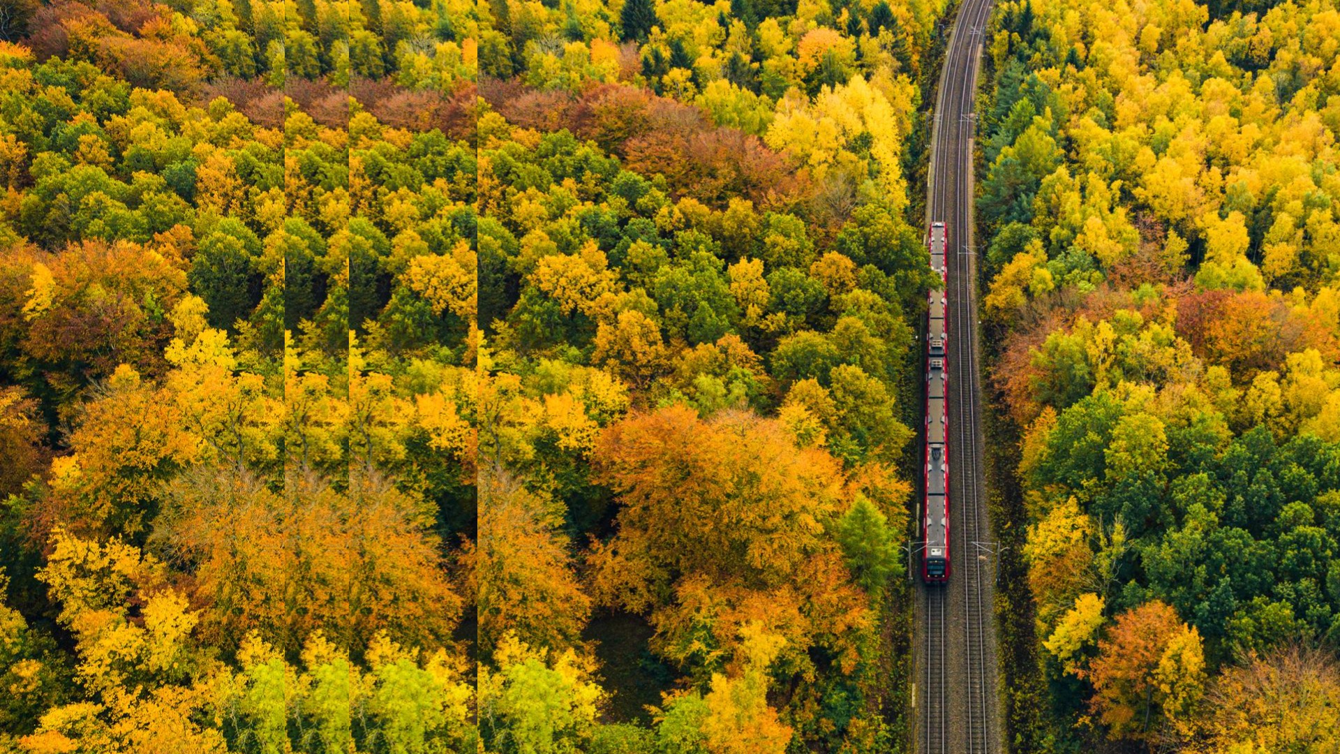 Train running on rails with pulse