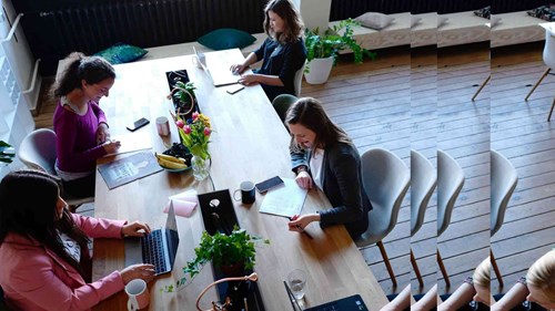 co working women with pulse