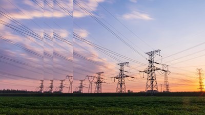 High voltage pylons with pulse