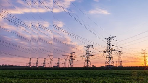 High voltage pylons with pulse