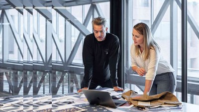 meeting man woman with pulse