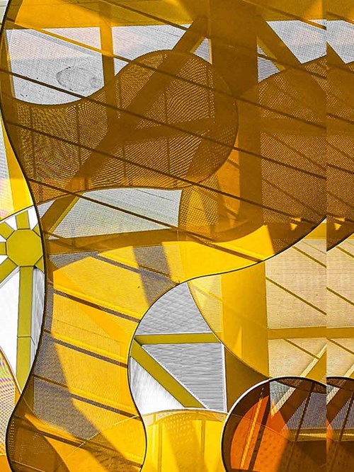 Gelbe Textilkunst