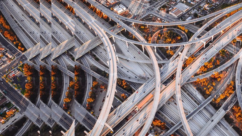 Road crossing with pulse